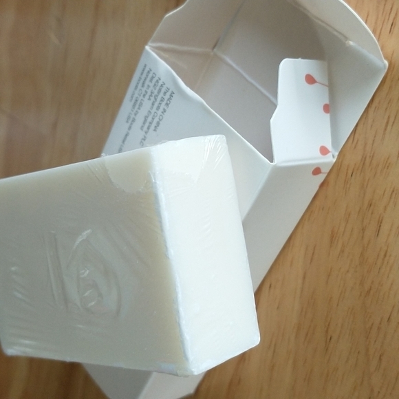 The White Collection Hand Care Kit Reviving Mandarin - Picture 3 of 8